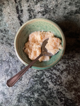 quince cream in bowl