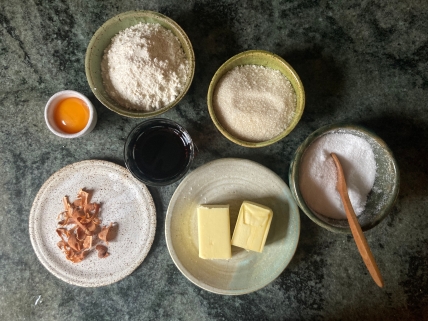 Cornish cakes ingredients: egg yolk, flour, sugar, wine, mace, butter, salt